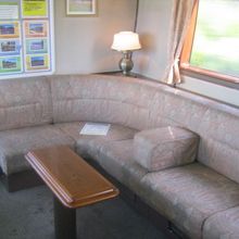 3号車１Fのラウンジの様子