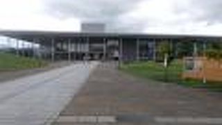 米沢城址の中にあります。