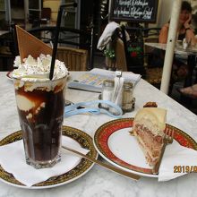 コーヒーとケーキ