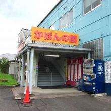 ２階が店舗です