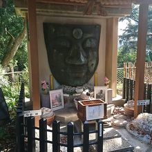 上野大仏の顔部分