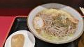 富山らしくとろろ昆布をトッピングして