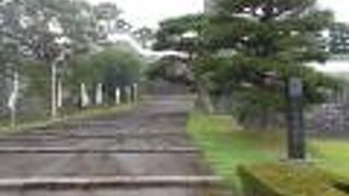 二本松駅から北に30分程度かかります。