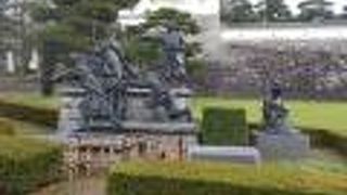 二本松城址の箕輪門の近くにあります。