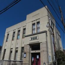 看板の文字もレトロです