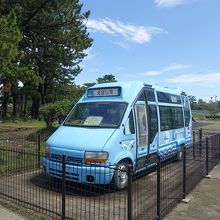 茅ヶ崎公園に展示されているバス