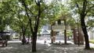 小伝馬町の交差点にほど近い区民公園