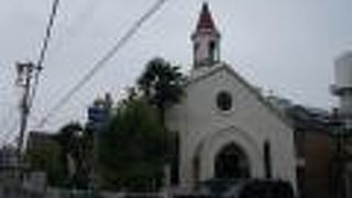 シンプルな外観の教会