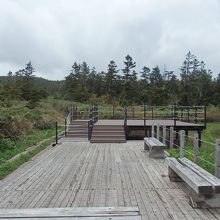 黒谷地湿地の展望デッキ