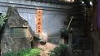 大融寺の端にあります