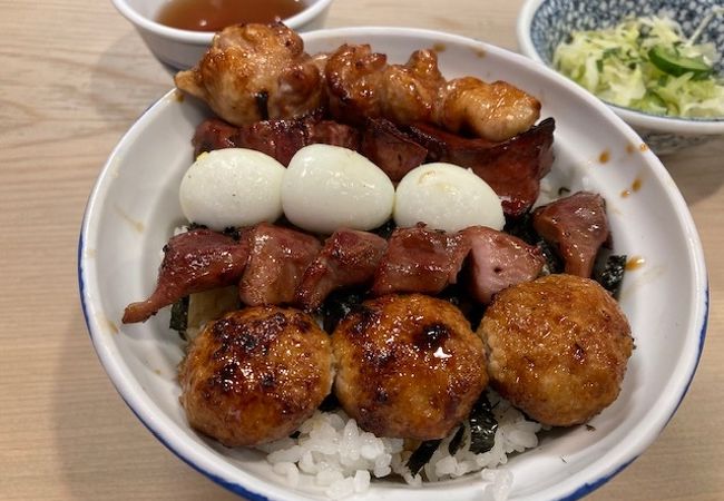 久々にランチの焼き鳥丼をいただきました