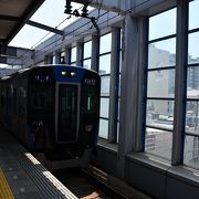 阪神電車西宮駅、梅田と神戸の中間点