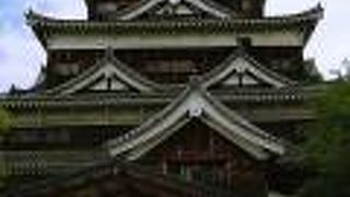 昭和33年に復元された天守閣