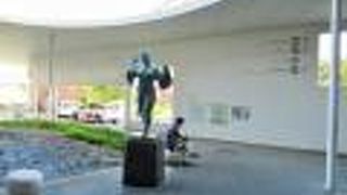 愛らしい像で楽しい旅をしましょう