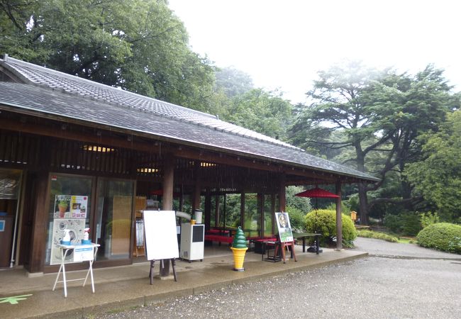 新宿御苑内にある飲食施設