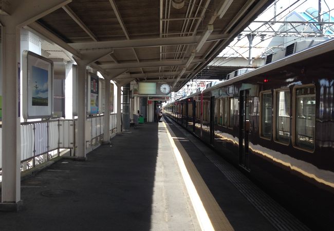 空港へのモノレール乗換駅