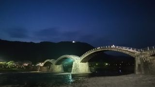 アーチの美しい橋