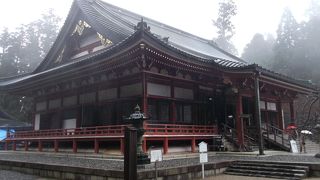 重厚感のあるお堂