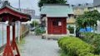 大きなイチョウの木