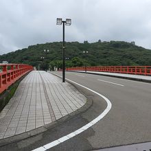 「天神大橋」を渡りつつ…