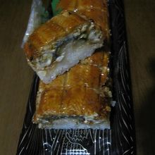 ウナギの太巻き寿司の断面