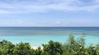 抜群の海色と海亀と泳ぐ、波照間のニシ浜