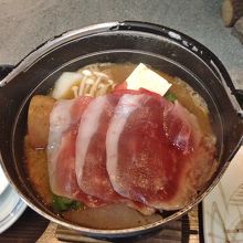 いのししの肉鍋。柔らかくておいしかった