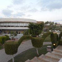 本館のレストラン部の外観。サビが目立ちます。