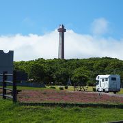 記念塔は稚内市街地からもよく見える