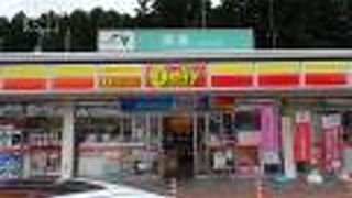 コンビニ24時間ですが、人は少なめ