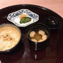 新生姜が効いてあさりたっぷりの炊いたご飯が美味しいです。