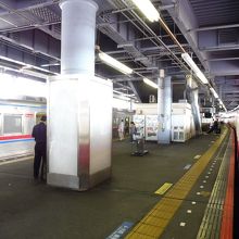 青砥駅で上野方面京急本線と分れます