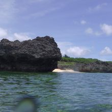 島沖浜の砂浜もちょこっとだけです。