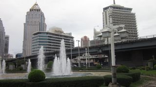 都会の真ん中にある大きな公園