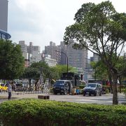 蒸気機関車が置かれた公園