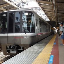 海老名駅に停車中のEXEα