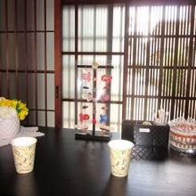 セルフサービスで珈琲をいただきました