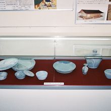 紫香楽宮跡関連遺跡群調査事務所、数々の出土品。