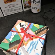 イートインコーナーで買った弁当が食べられる