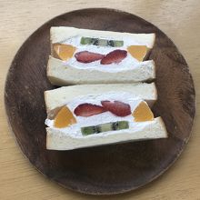 生クリーム多目です