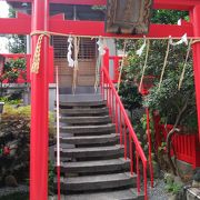 電気街にたたずむ神社