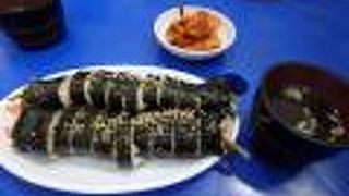 農協スーパーの一画で腹ごしらえ