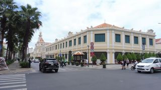 外観のみですが美しい　夜景も綺麗