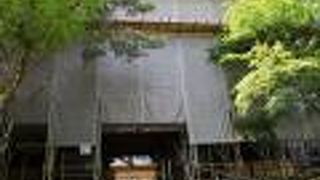 山深い高雄の静謐な神護寺