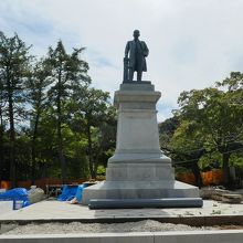 台座、高いです。