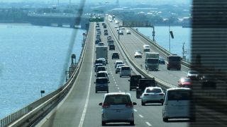 週末はどうしても渋滞する