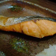 厚みのある鮭が美味しい