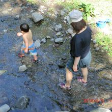 五月ですが子供は水遊び