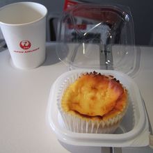 コーヒーのおともにチーズタルト