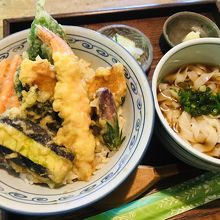 天丼と冷きしめんのセット